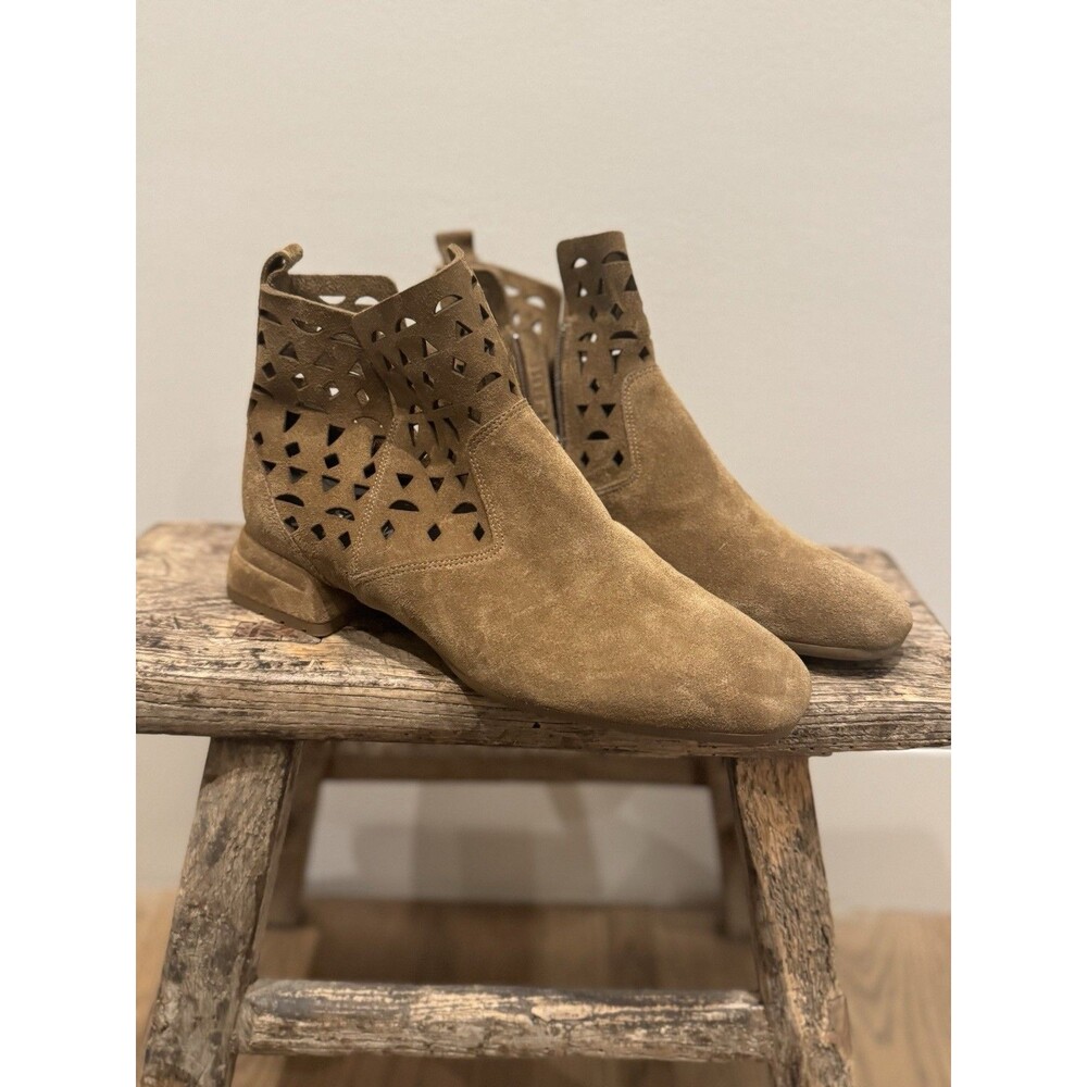 MINT Softwaves Tan Suede Laser-Cut Ankle Boots Arch Support 38 (US 7.5-8)